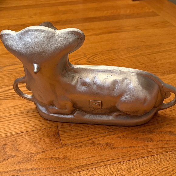 Cast Aluminum Lamb Cake Mold by Kitchen Supply USA NEW - Picture 2 of 16